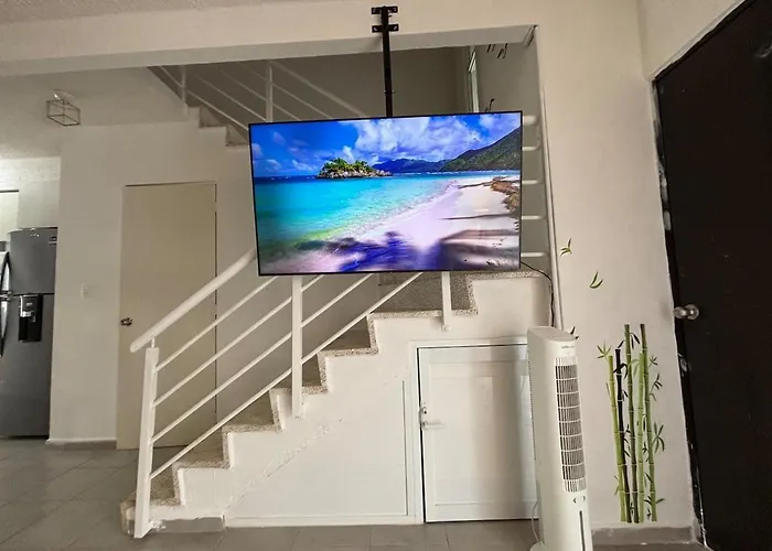 Yaakuna House *