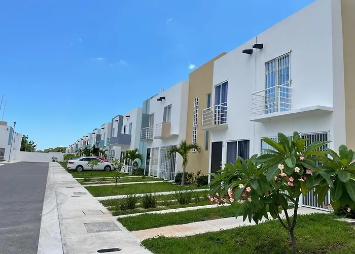 Yaakuna House *